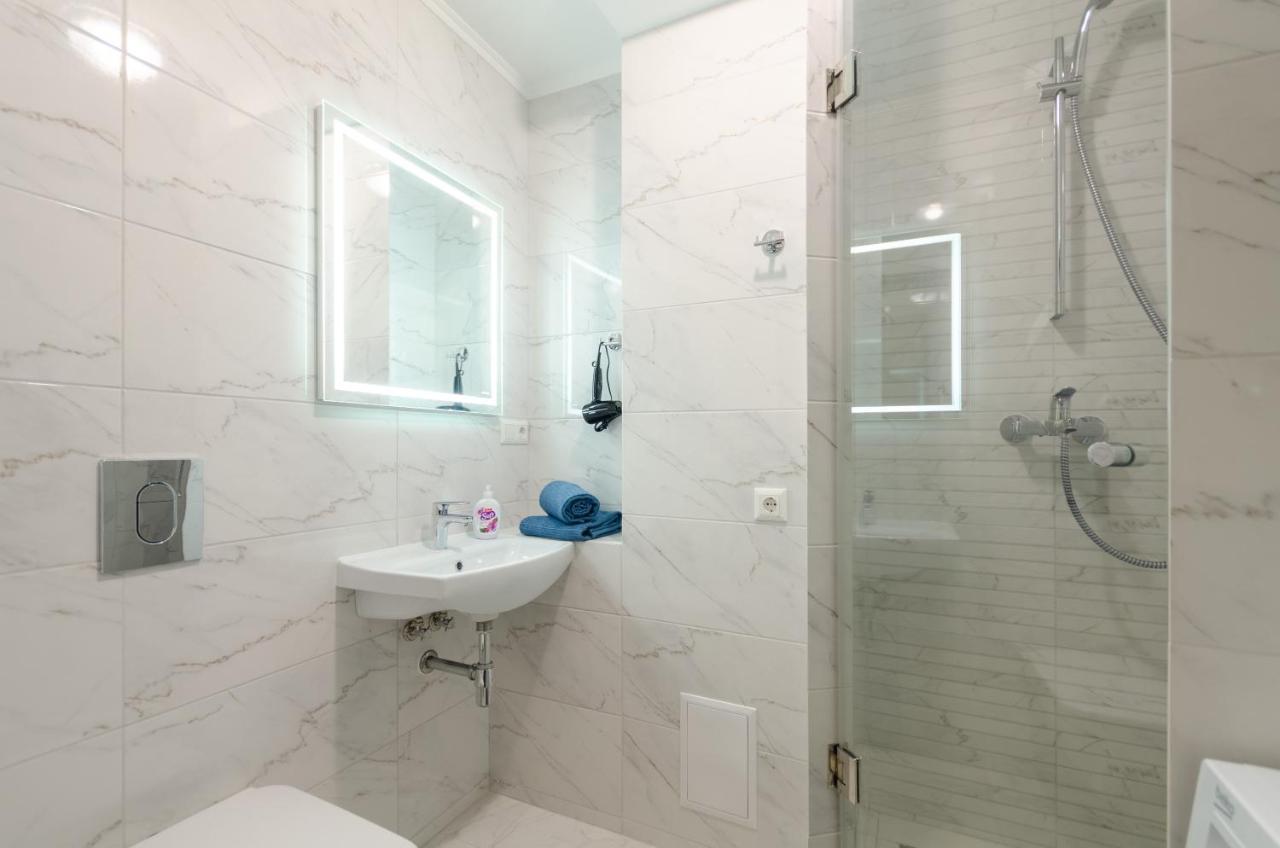 Artal Apartment On Obolonskyi Avenue 16 Киев Екстериор снимка
