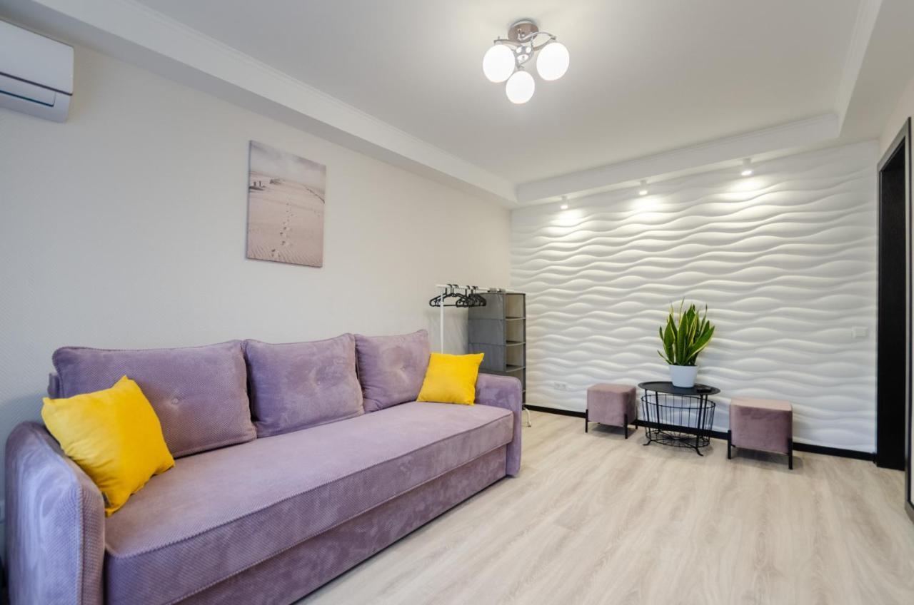 Artal Apartment On Obolonskyi Avenue 16 Киев Екстериор снимка
