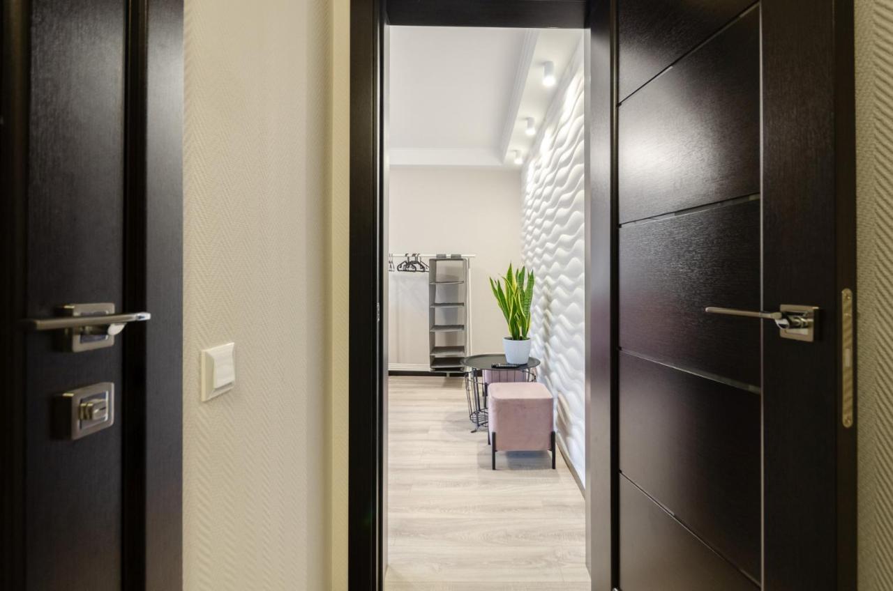 Artal Apartment On Obolonskyi Avenue 16 Киев Екстериор снимка