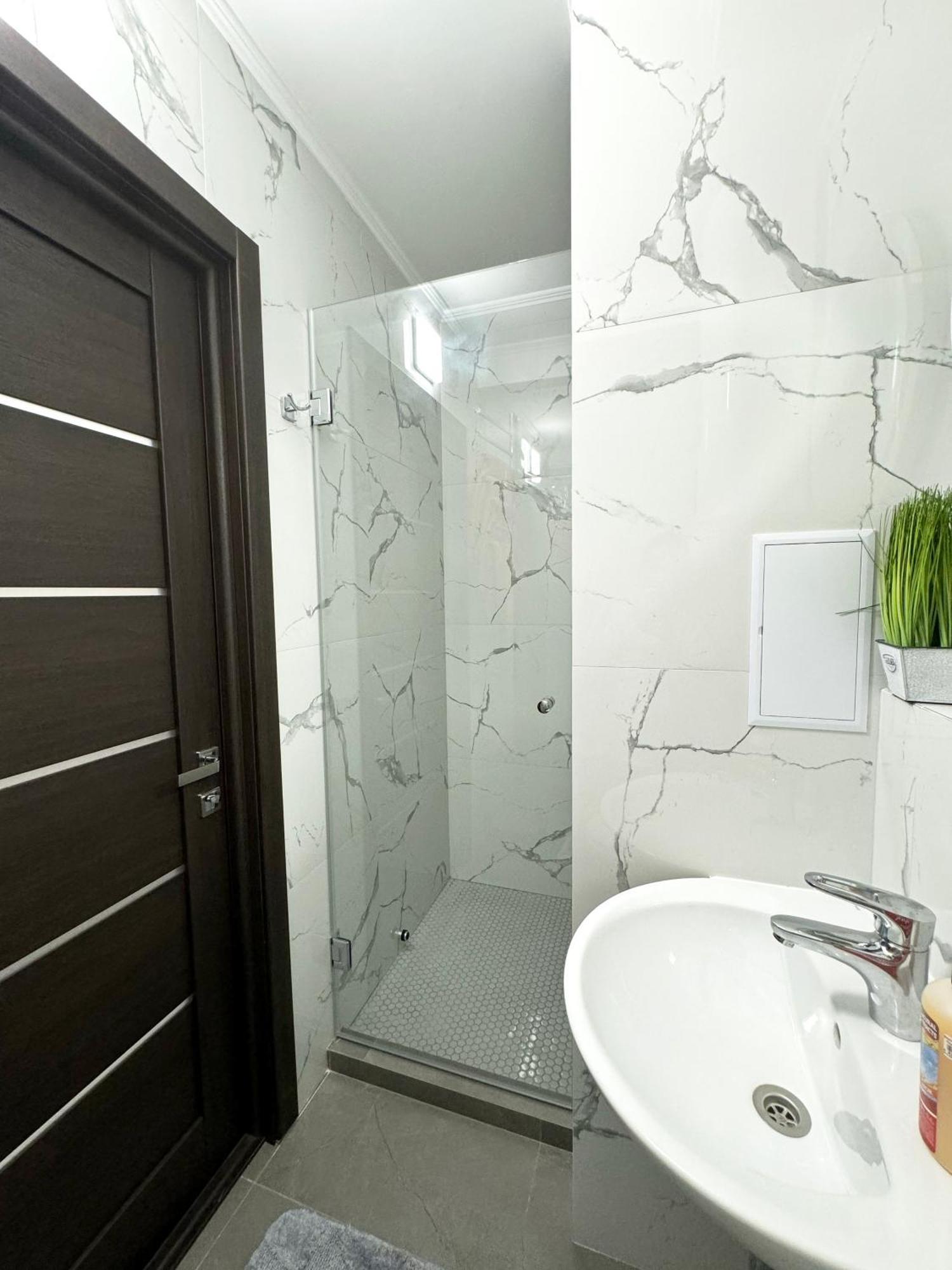 Artal Apartment On Obolonskyi Avenue 16 Киев Екстериор снимка